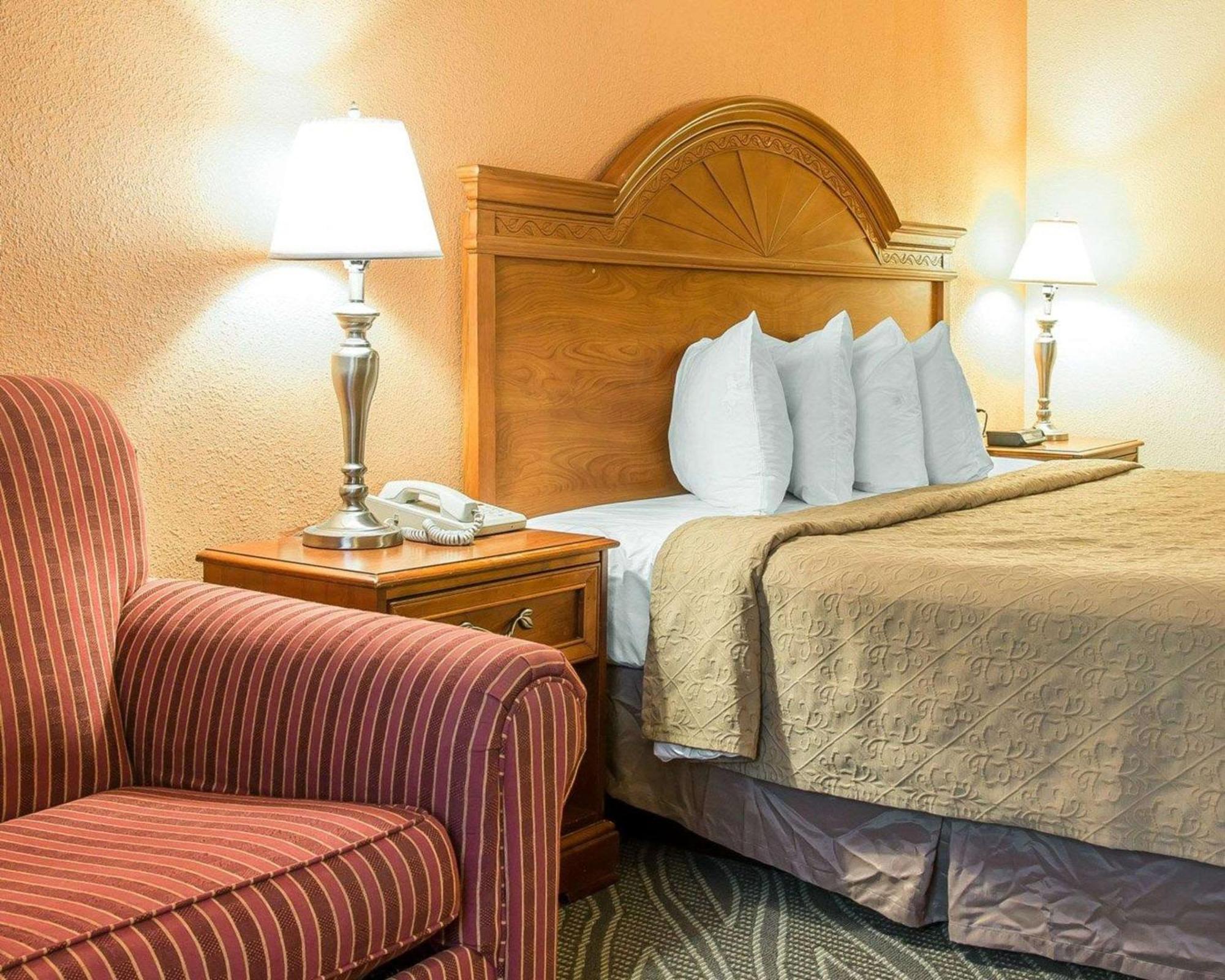 Quality Inn Gaylord Eksteriør billede